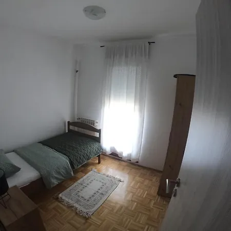 Ena Апартаменти *